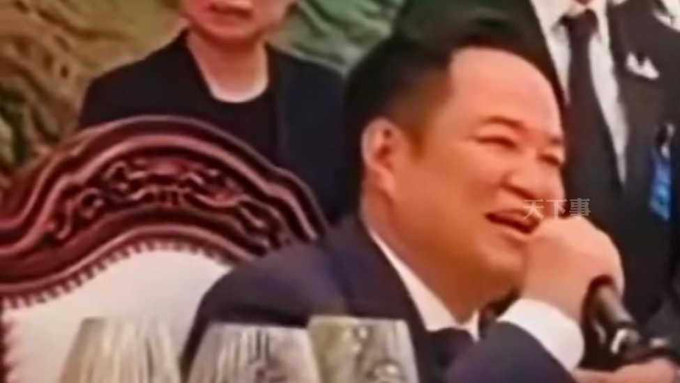 泰国总理访华期间一展歌喉，热情演唱《甜蜜蜜》