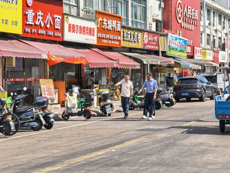 余姚:会场搬上马路,问题晒在眼前