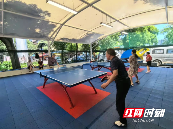 湖南湘江新区梅溪湖街道的乒乓健身角。