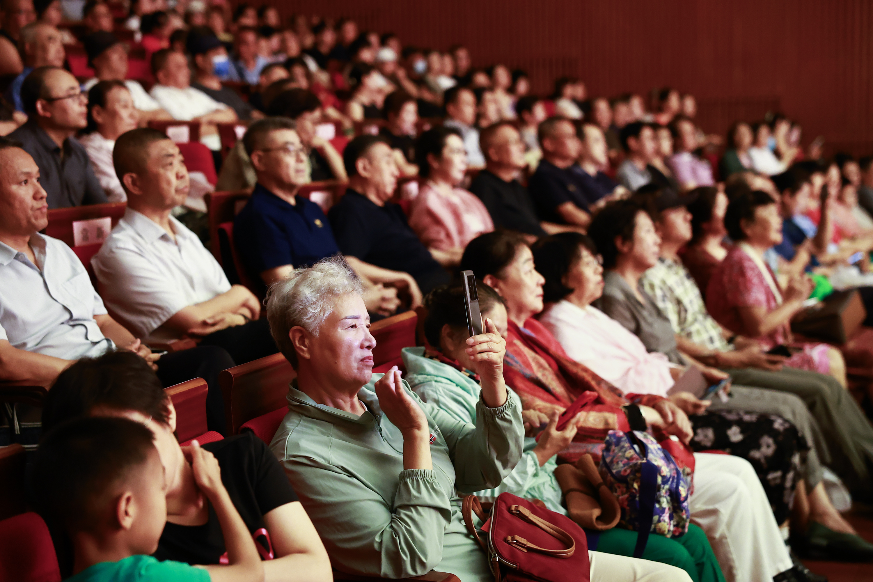 长春市关工委成立35周年交响音乐会奏响红色乐章