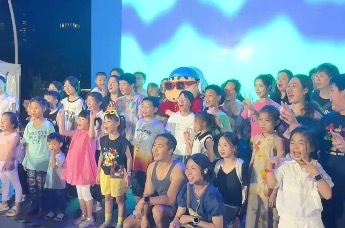 国内首展！黑皮蜡笔小新登陆深圳
