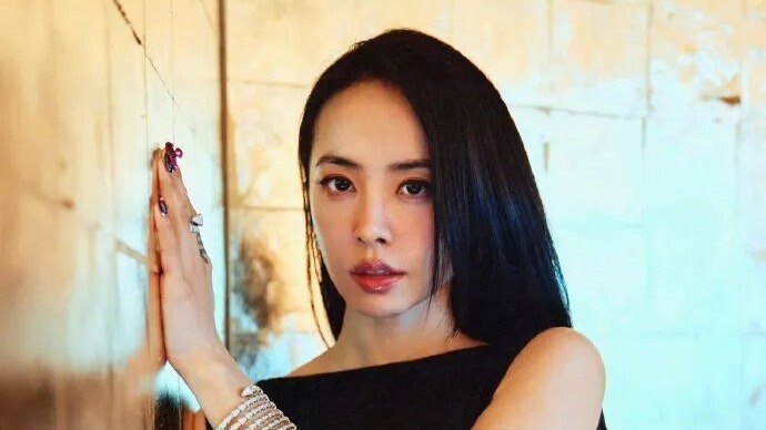 “蔡依林演唱会报酬税后仅90万”上热搜:长沙站两场销售金额超7400万,税后收入仅90万?举办方疑因转让演出活动经营权被处罚7万元