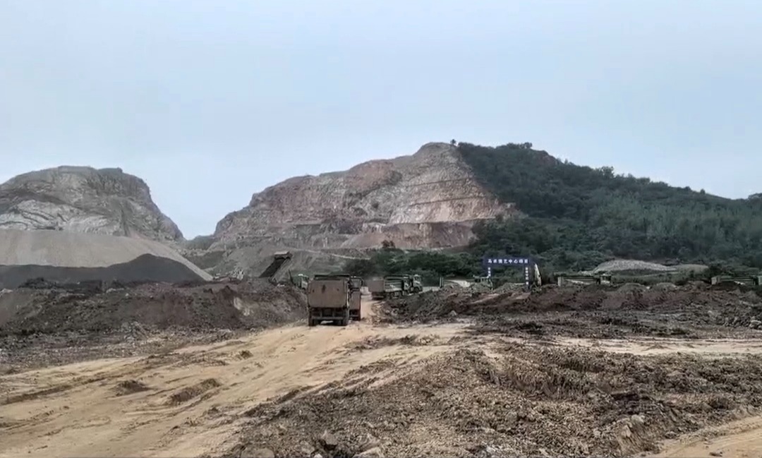 安徽一市有人爆破山体采石？自规局：生态修复项目，石料款拍卖上缴国库