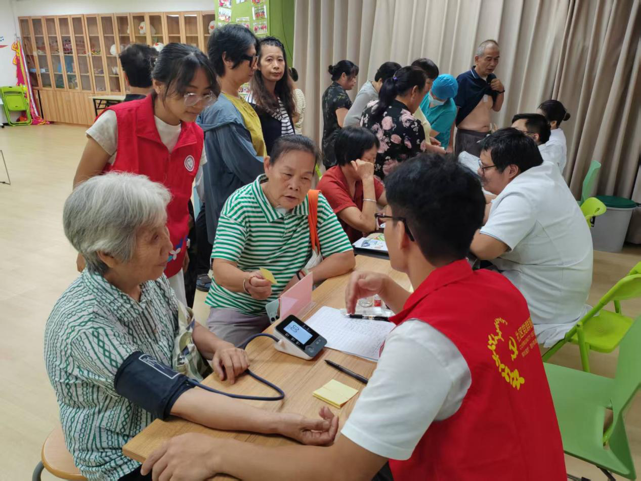 冬病夏治正当时！西乡街道固戍社区开展长者三伏养生健康主题活动