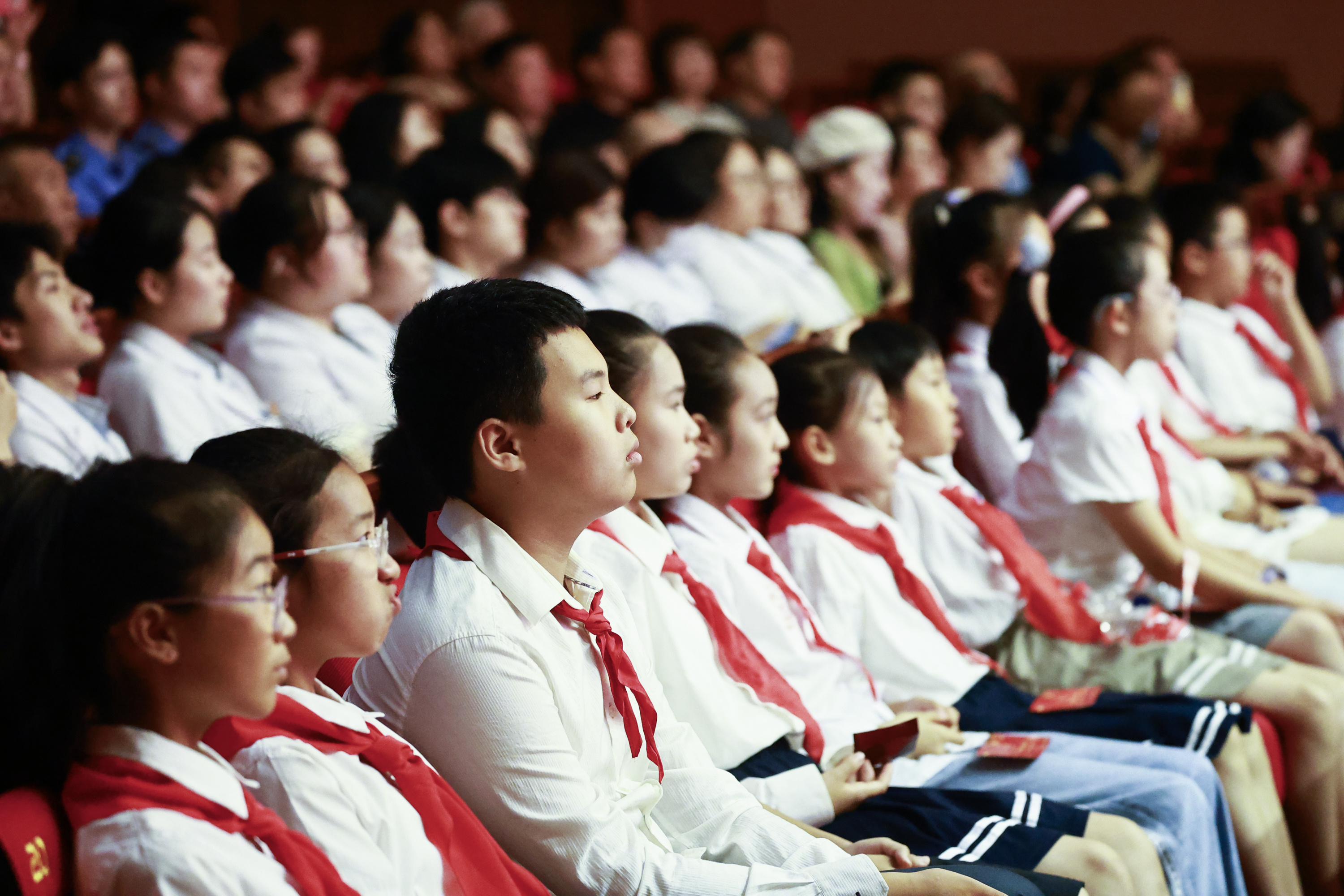 长春市关工委成立35周年交响音乐会奏响红色乐章