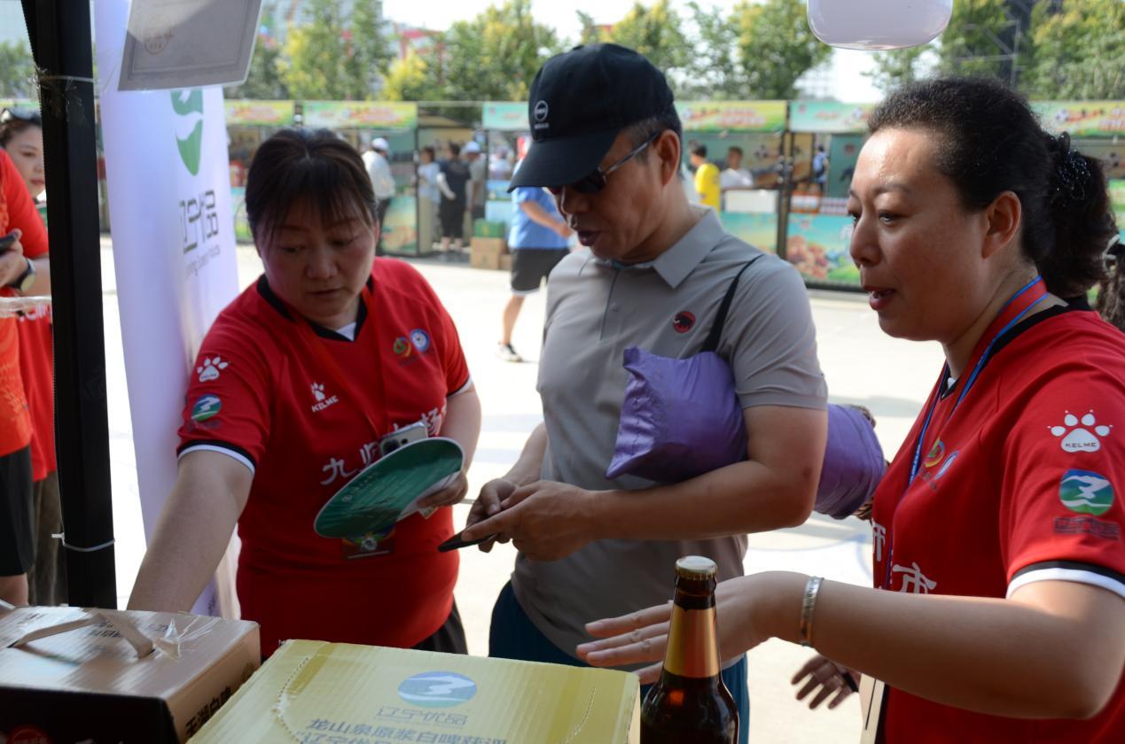 “辽宁优品”走进新疆! 亮相新疆建设兵团足球超级联赛