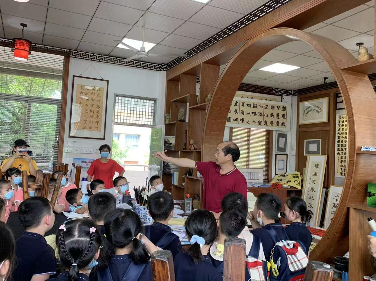 以笔传薪,以字育人 书法家陈开明的笔墨坚守与育人初心