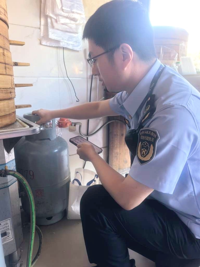 转盘转动燃气安全知识 趣味普法入脑入心