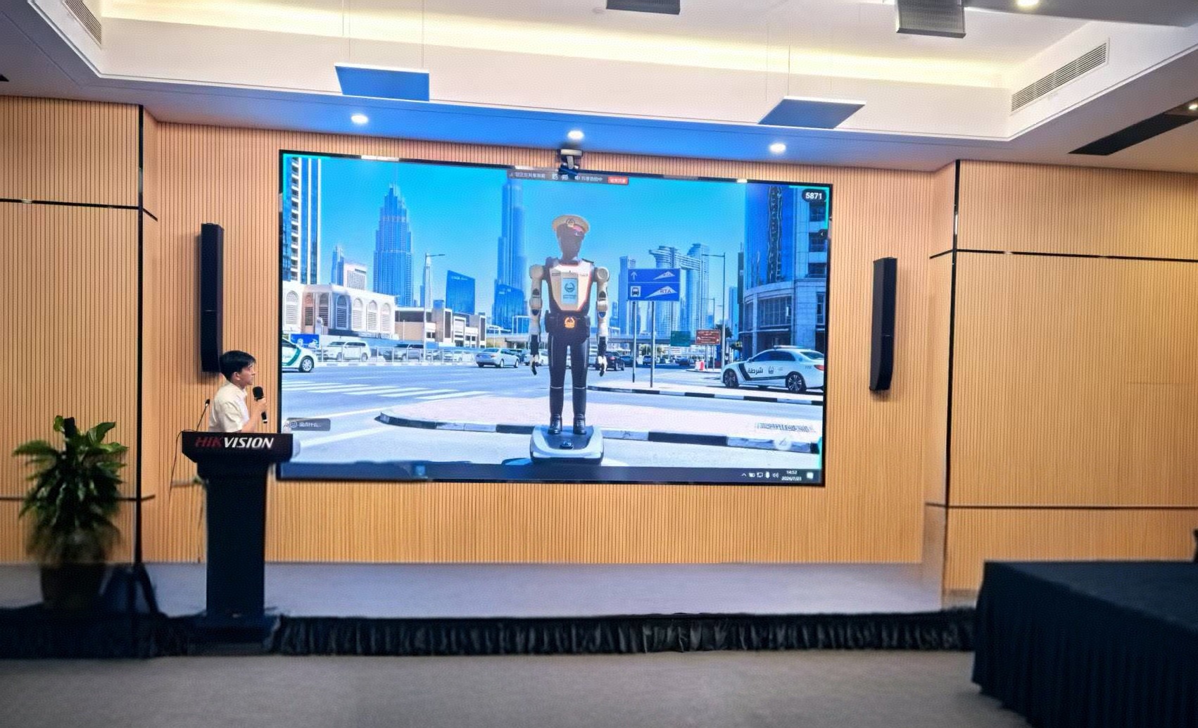 Hangzhou robotics companies showcase their tech at the China-UAE matchmaking event