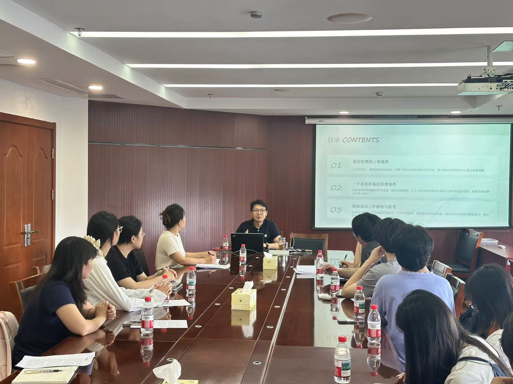 南农大学子走进双塘街道,与年轻干部结对开启一周沉浸式跟岗实践