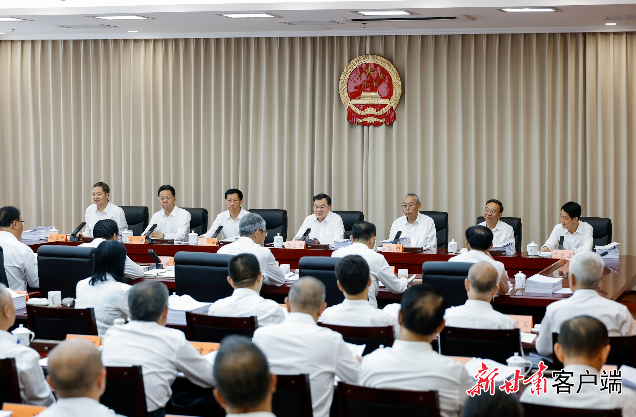 7月20日,省十四届人大常委会第七十三次主任会议在兰州召开。省委书记、省人大常委会主任胡昌升主持会议并讲话。新甘肃·甘肃日报记者 孟捷