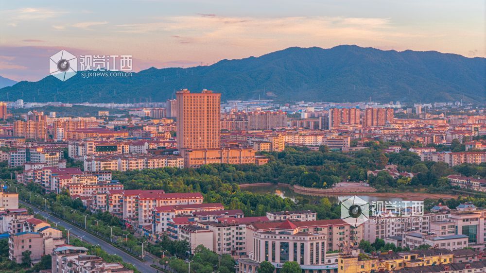 2026年7月15日在江西省吉安市峡江县新县城拍摄的画面。