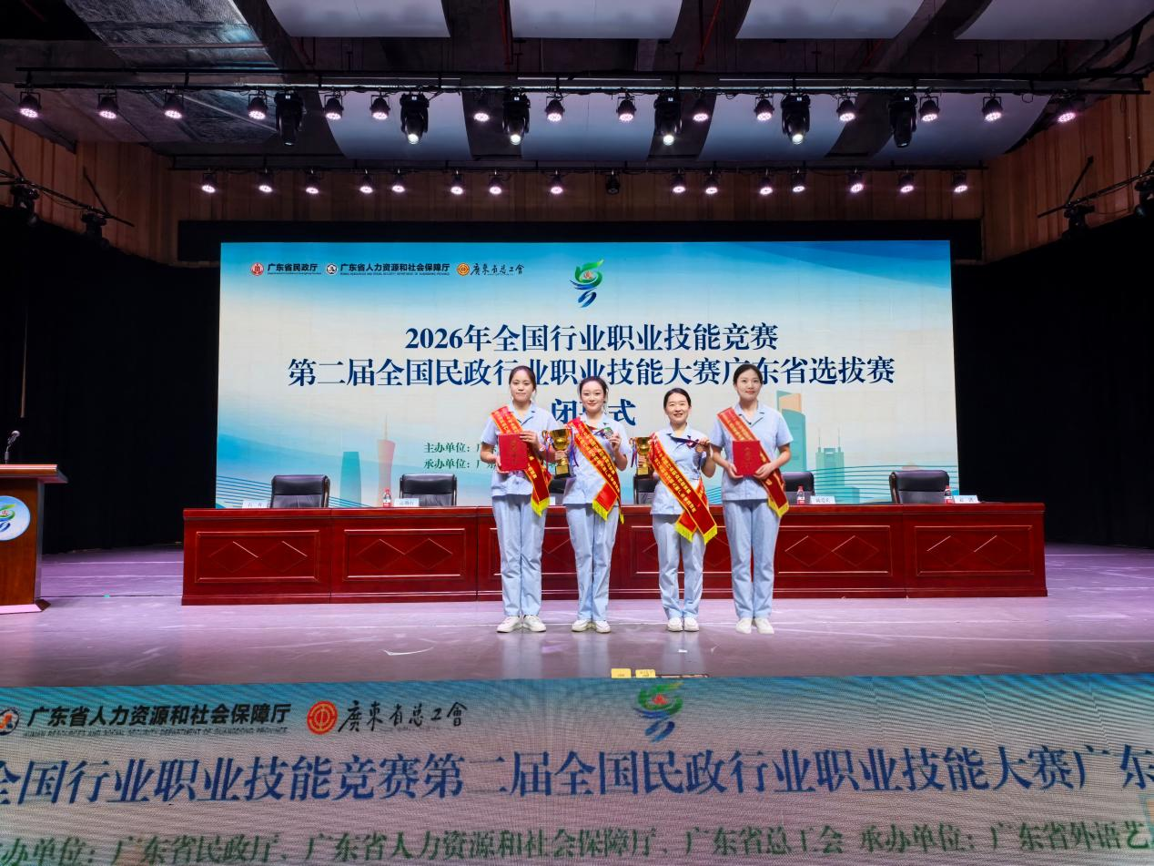 图从左往右为：韩文文、吴欣怡、谈家敏、郝荟艳