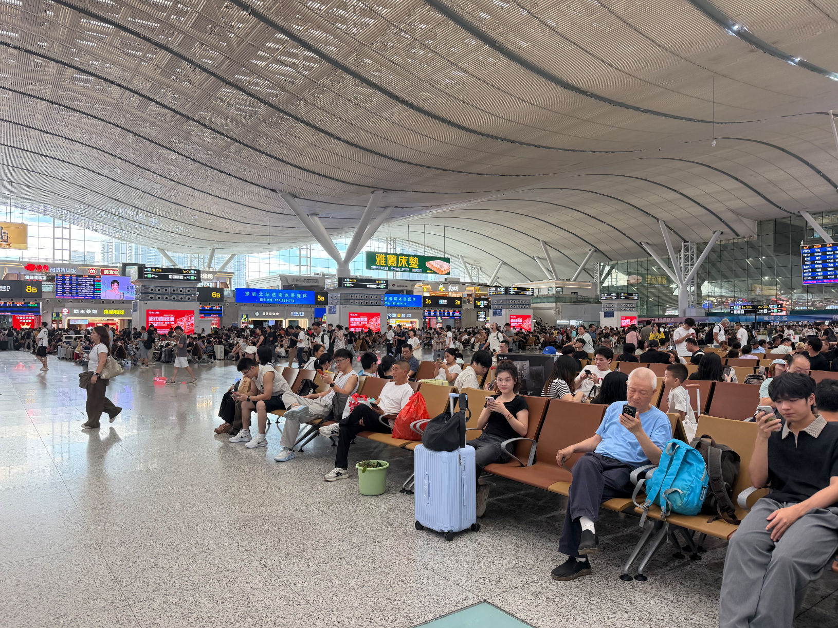 暑运前20天  深圳铁路累计运输旅客超1100万人次