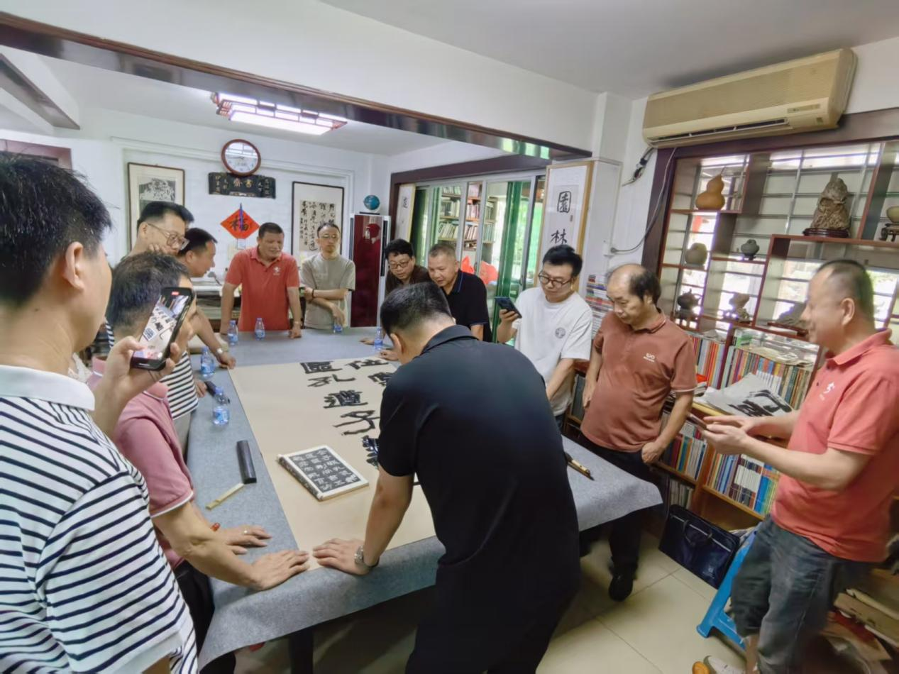 以笔传薪,以字育人 书法家陈开明的笔墨坚守与育人初心