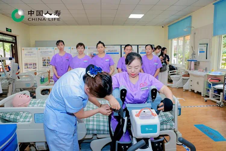 中国人寿在川举办主题调研采访活动，探寻数智服务与智慧消保新路径