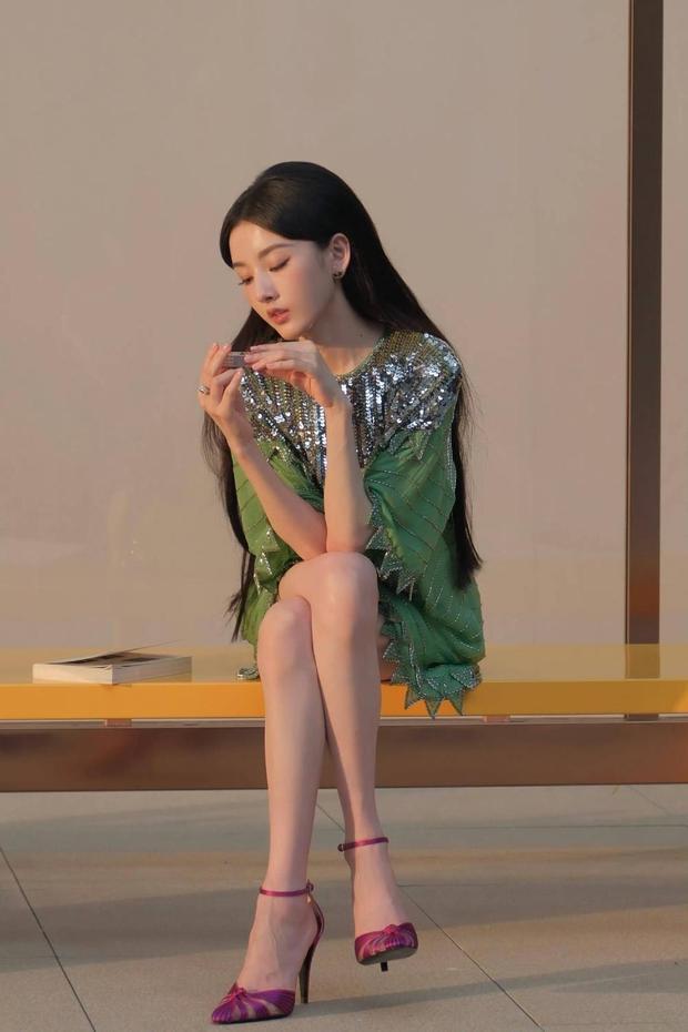 宋祖儿柔和雅致。