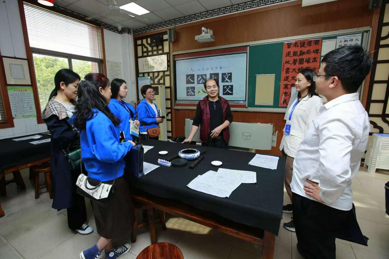 以笔传薪,以字育人 书法家陈开明的笔墨坚守与育人初心