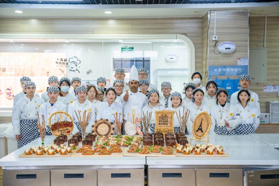 初中生男生适合学什么专业?哪些专业既热门又有前途?