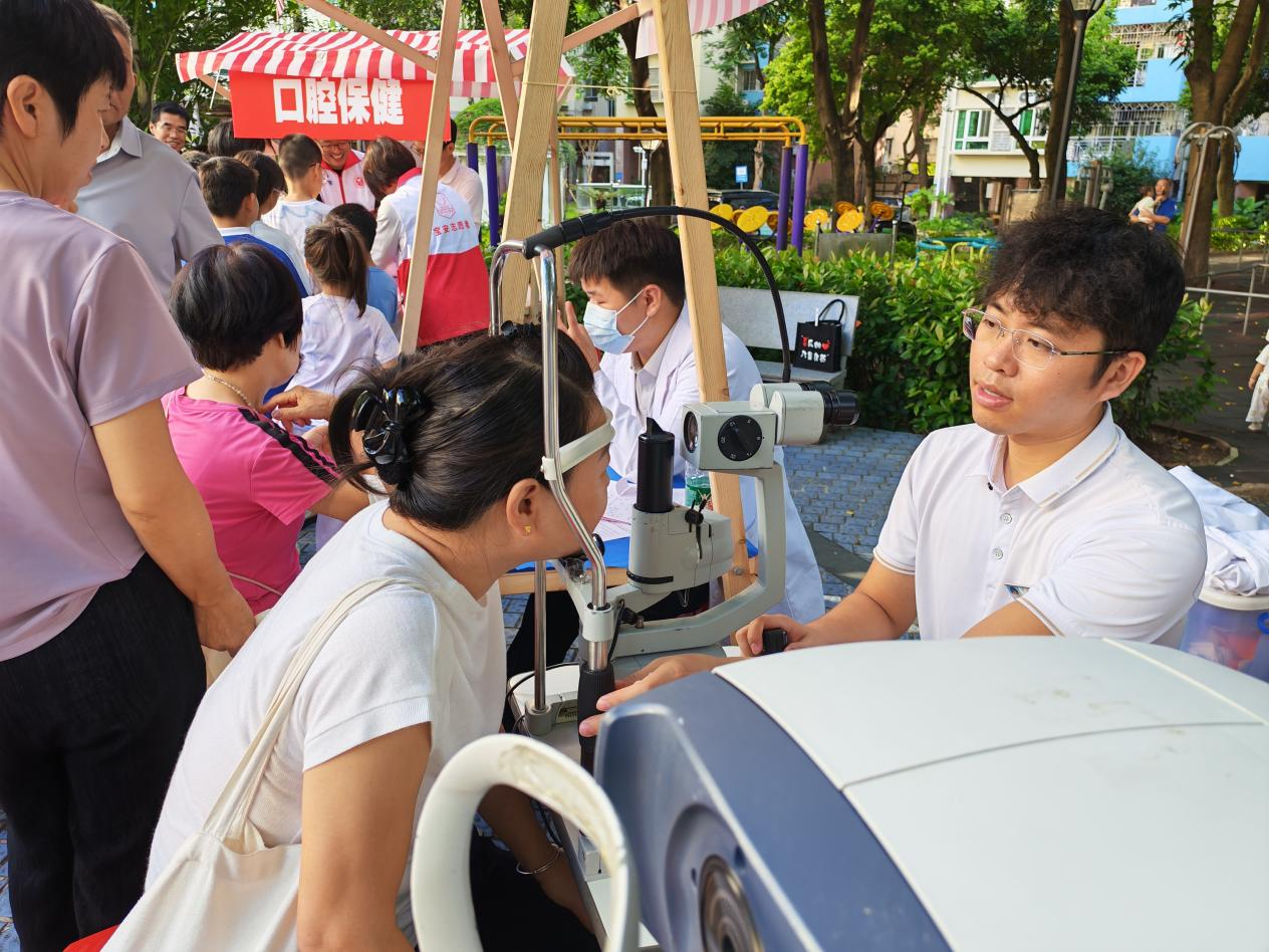 服务零距离！西乡街道庄边社区暖心街集市一站式惠民暖人心