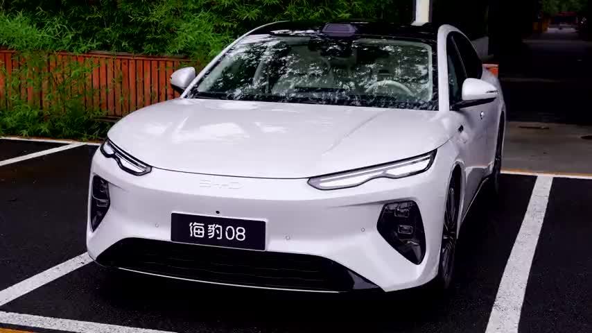上市即爆款？比亚迪海豹08凭什么？