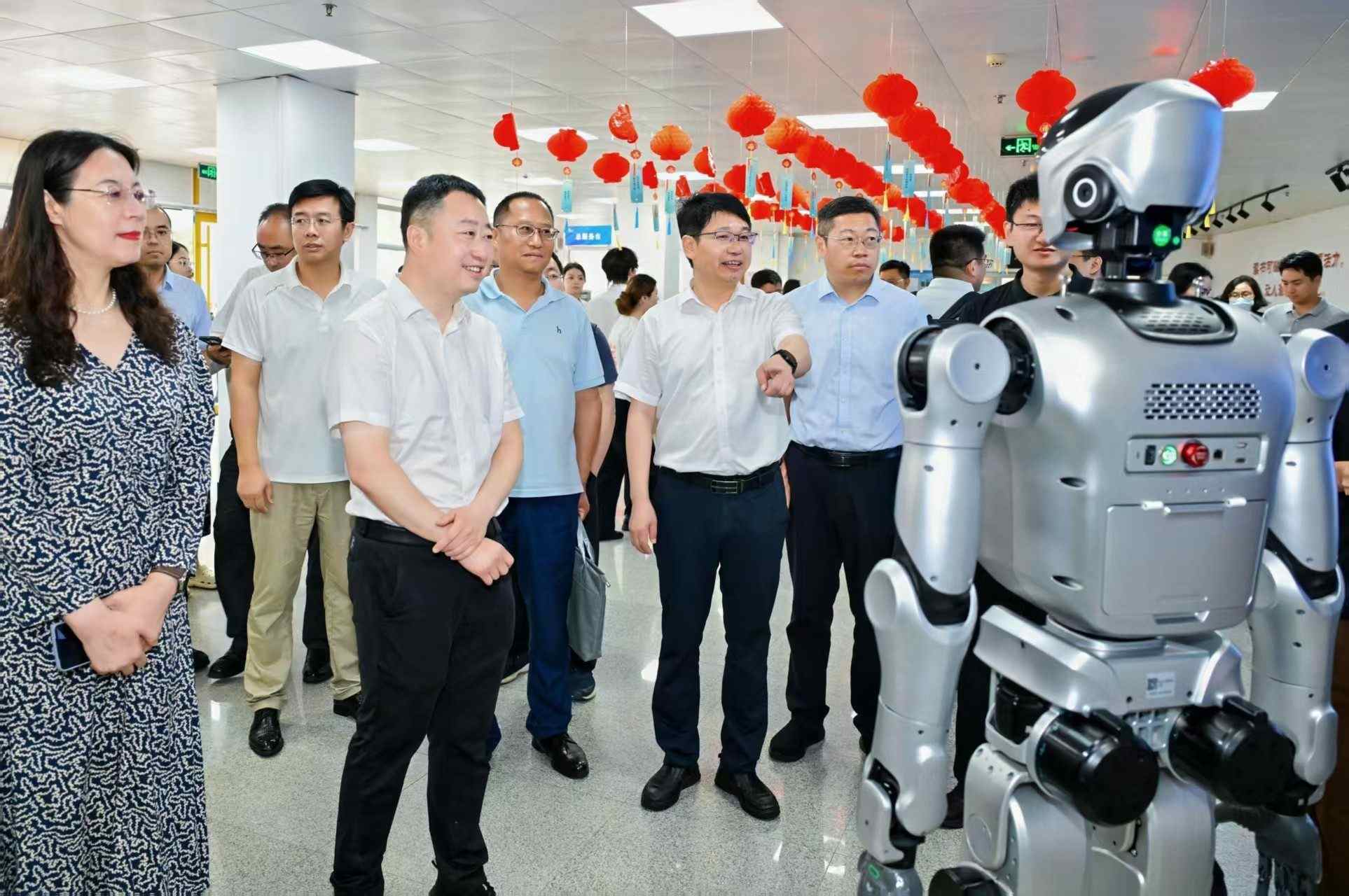 “职链齐鲁&middot;职兴青岛”职业教育赋能人工智能产业链活动暨山东省具身智能高技能人才培养研讨会在青岛举办
