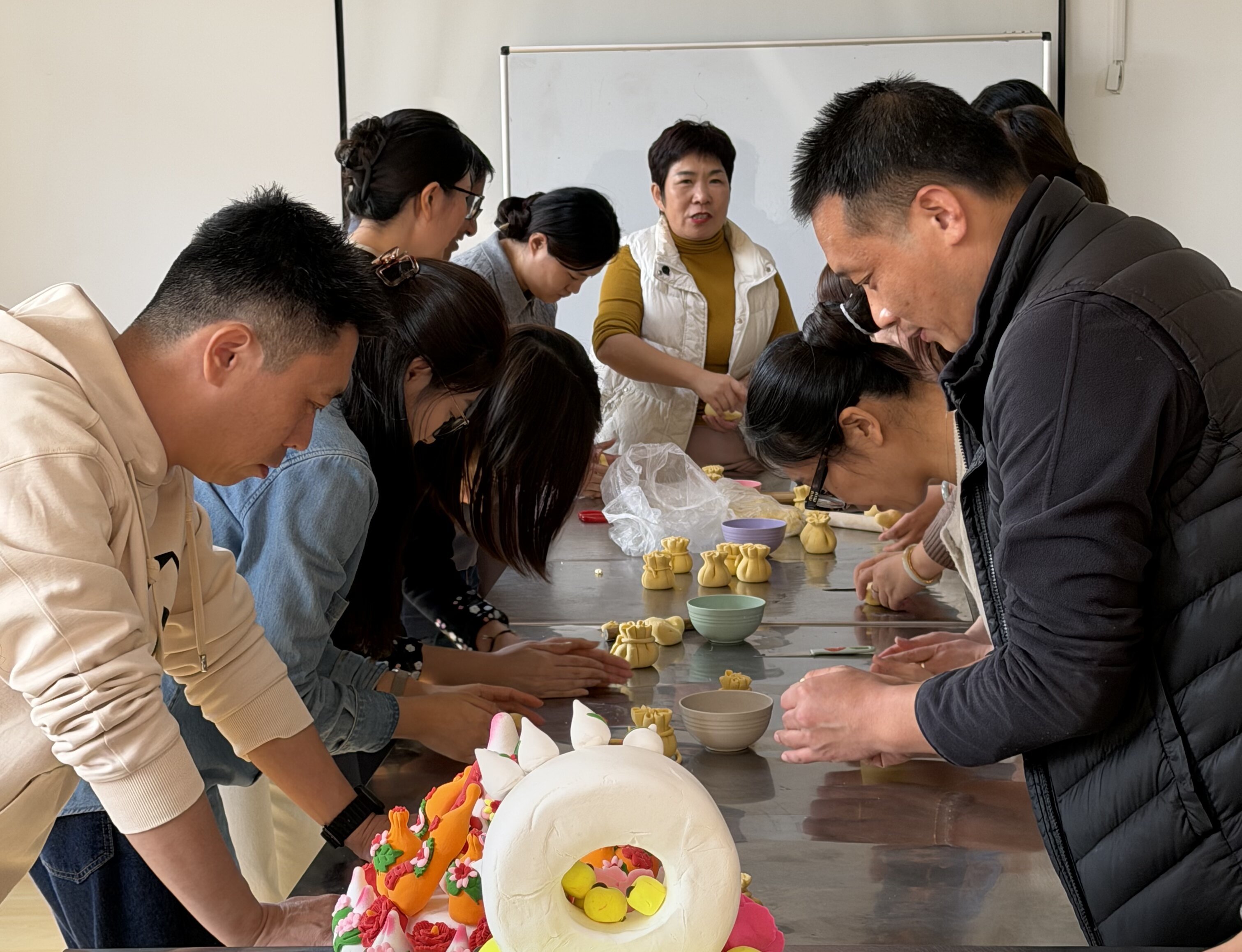 青岛乡里乡亲｜乡土文化带头人迟金艳：建筑高管变身非遗传承人，在面案上揉出“她力量”