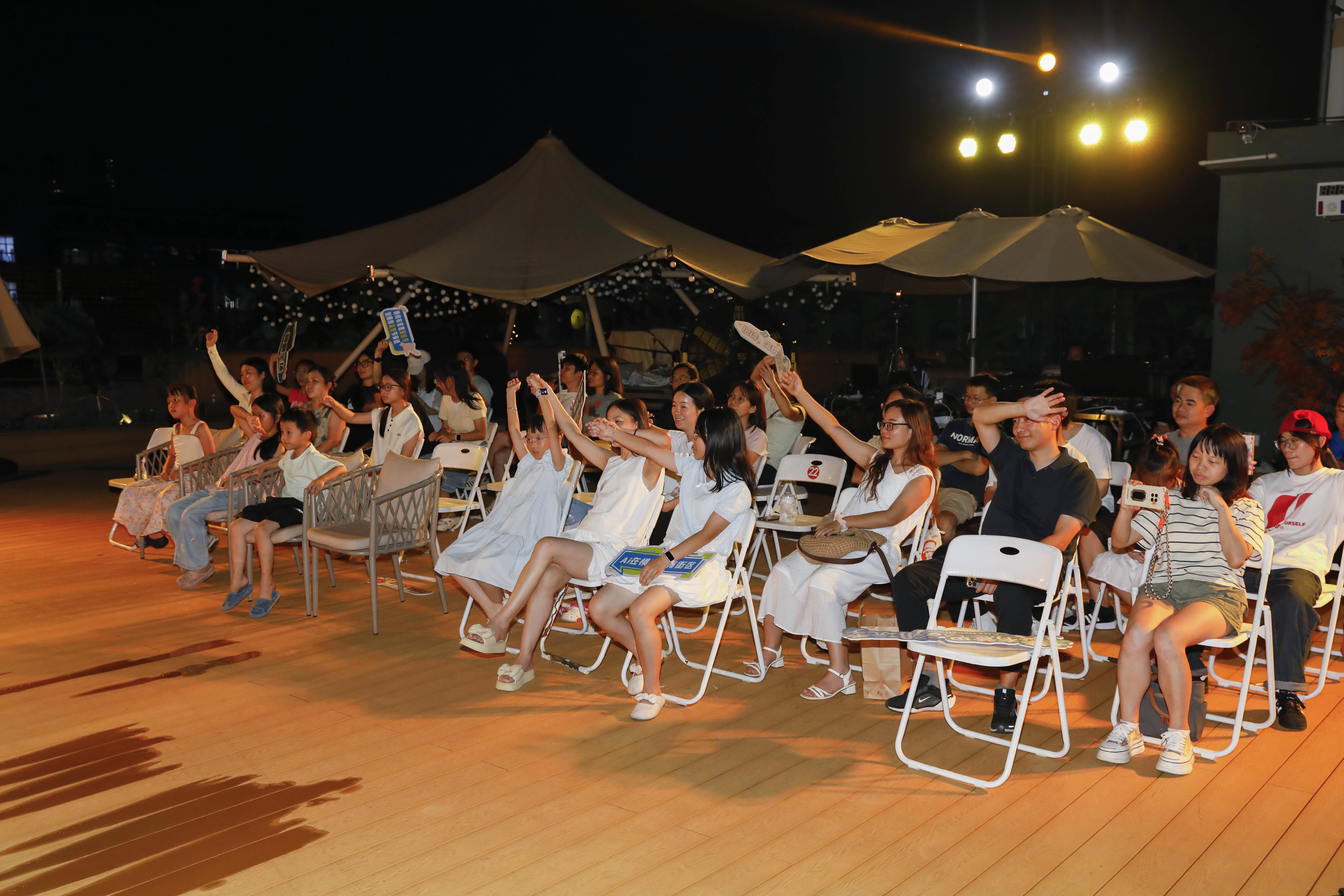 唱响夏日毕业季 横岗天空音乐会再现“有意思”新魅力