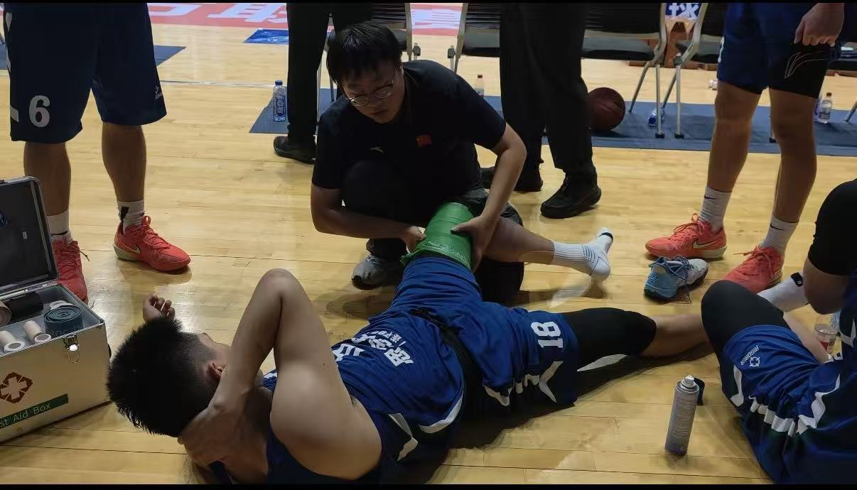 成功入围八强！航空港区队男篮122:68完胜驻马店队