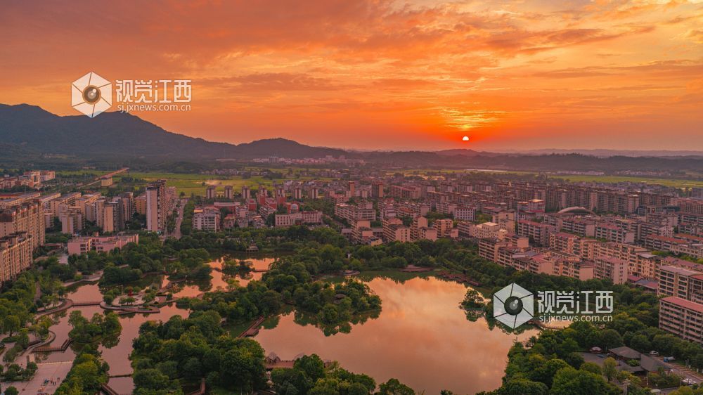 2026年7月15日在江西省吉安市峡江县新县城拍摄的画面。