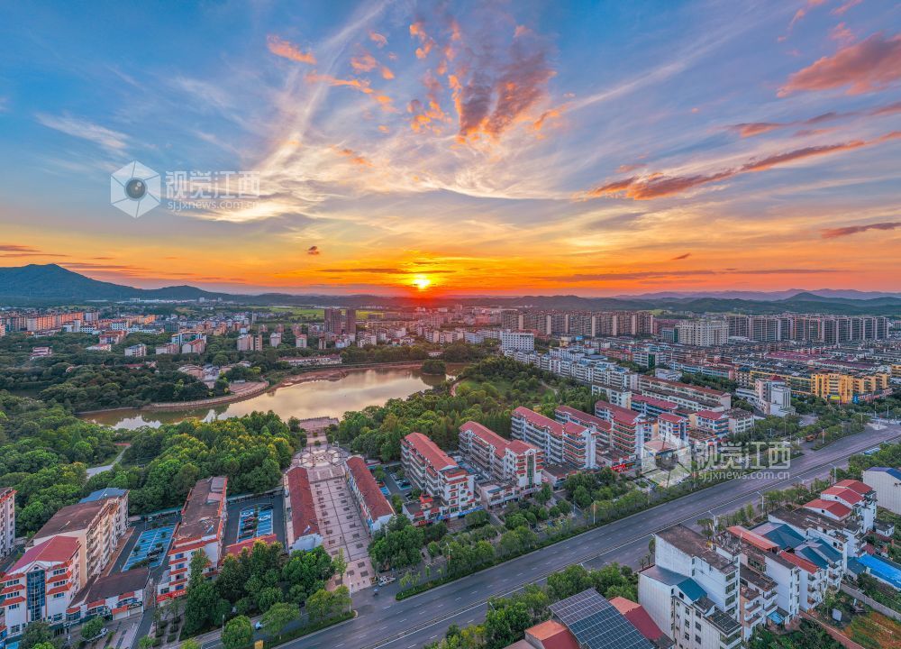 2026年7月15日在江西省吉安市峡江县新县城拍摄的画面。