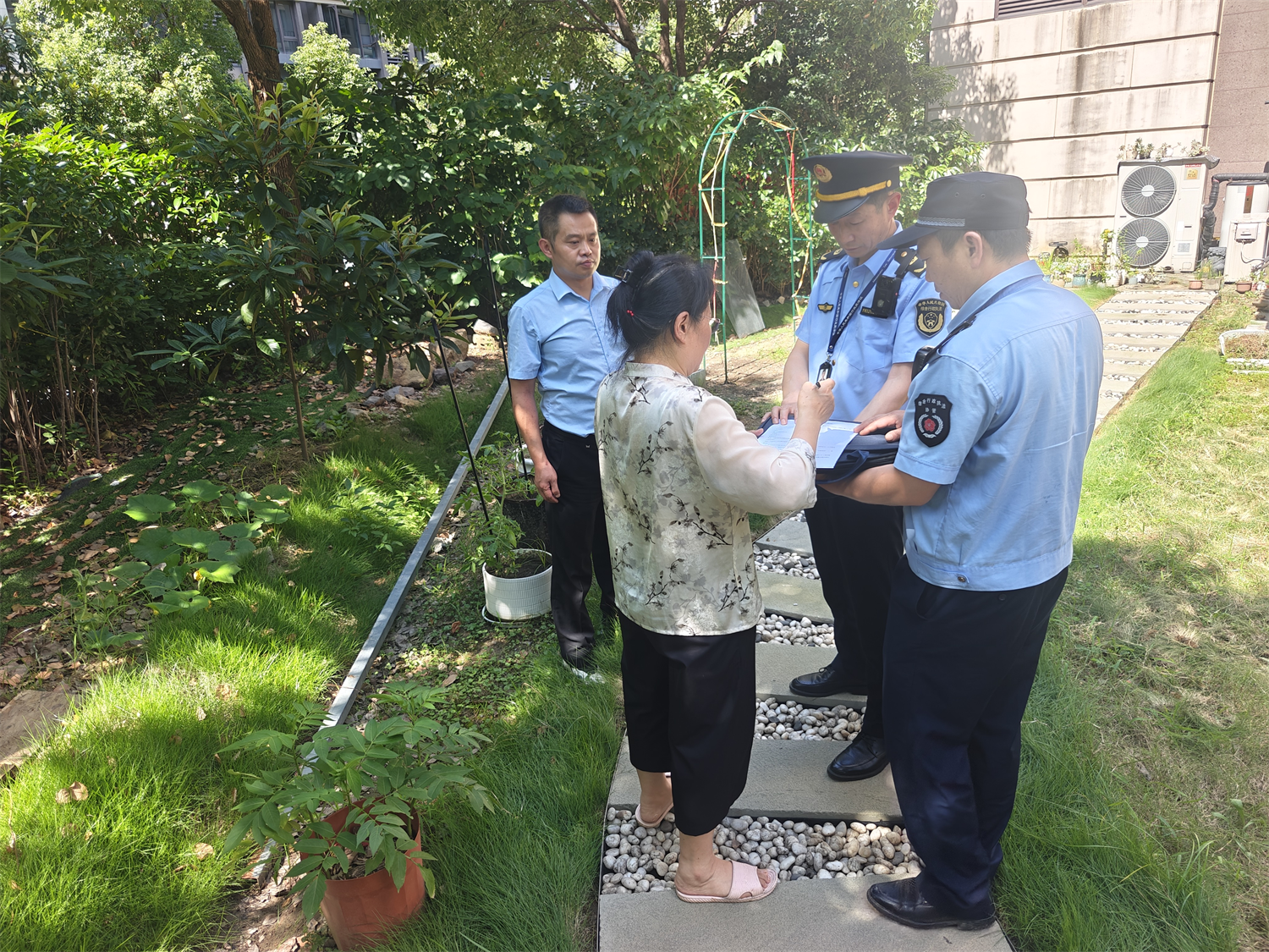 宁波江北：执法服务融入基层治理，巧用“益企调”化解绿地侵占纠纷