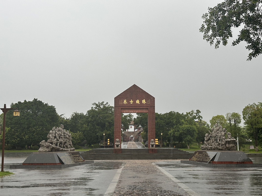 珠玑古巷是南雄市知名景区，里面建有几十家姓氏宗祠，其中包括曾氏大宗祠。 澎湃新闻记者 陈绪厚 图