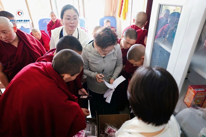 智塑未来, 懂国人骨骼，护雪域安康，朗迪助力同心共铸中国心大型医疗公益