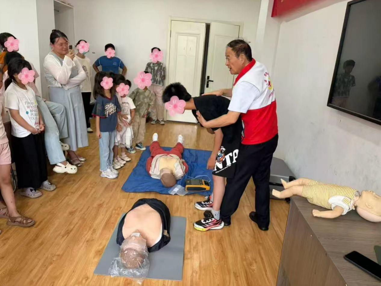 睢宁暑“趣”甘来底气在哪?20个站点落地、600余家庭安心!
