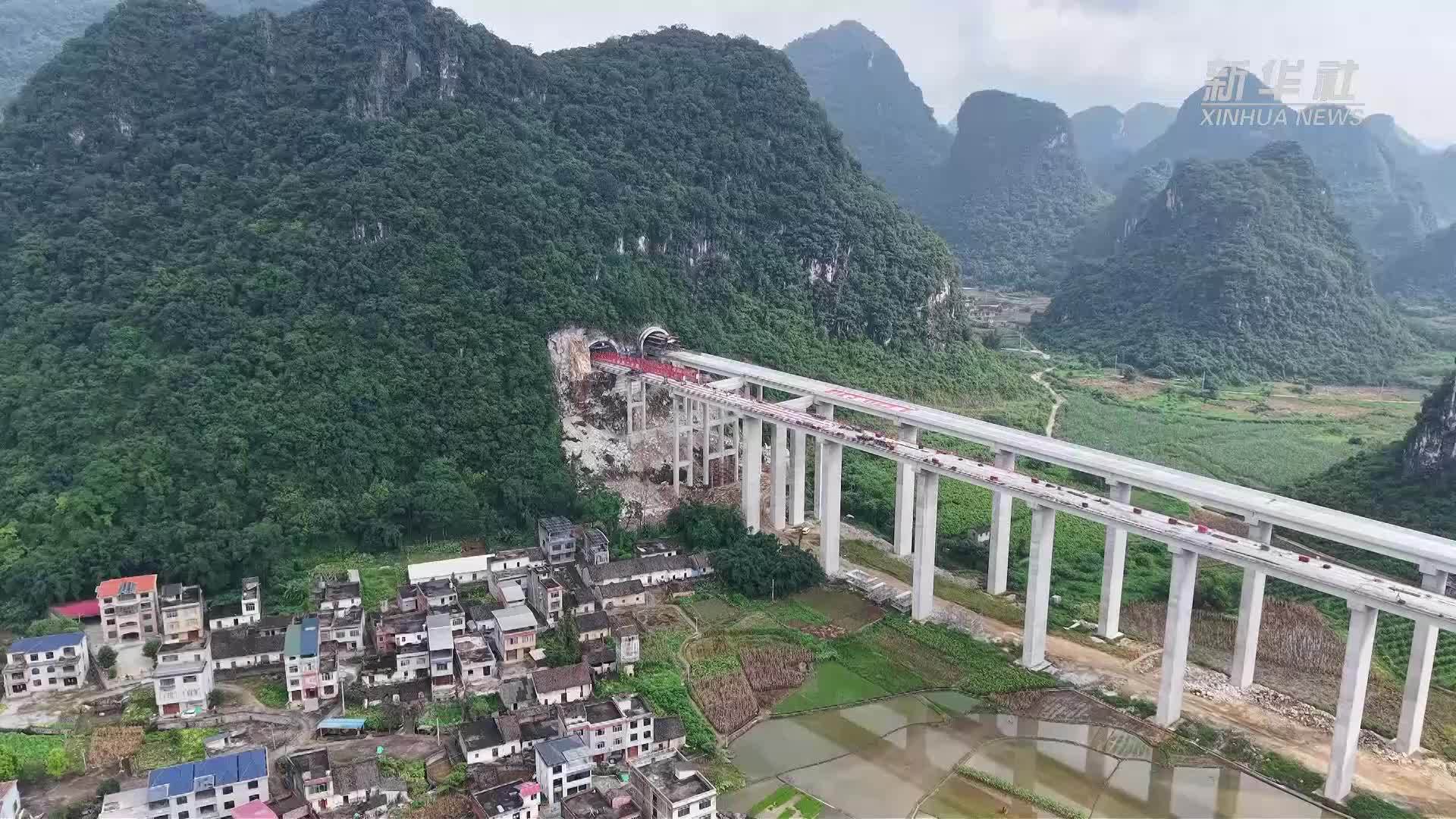 广西鱼宜高速全线最长特大桥架梁完成