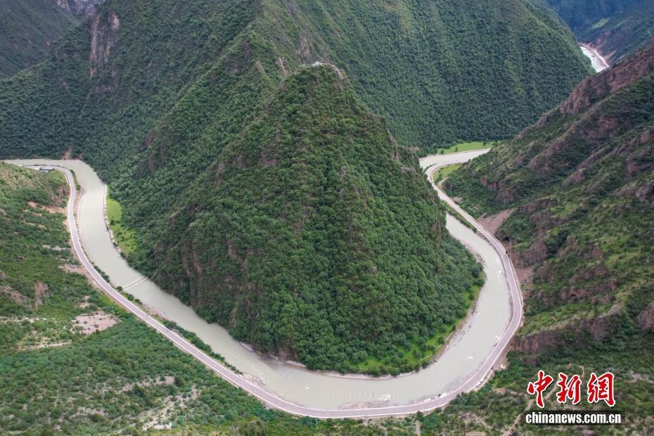 图为嘉黎县独俊大峡谷（无人机照片）。贡确 摄