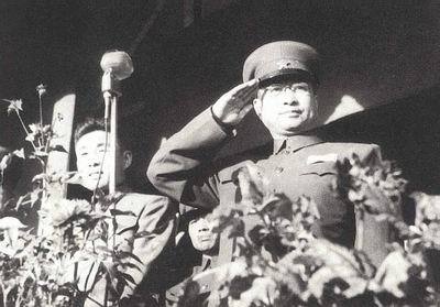 毛主席让陈赓来中央工作，陈赓趁机提出要求，毛主席：你算盘真精