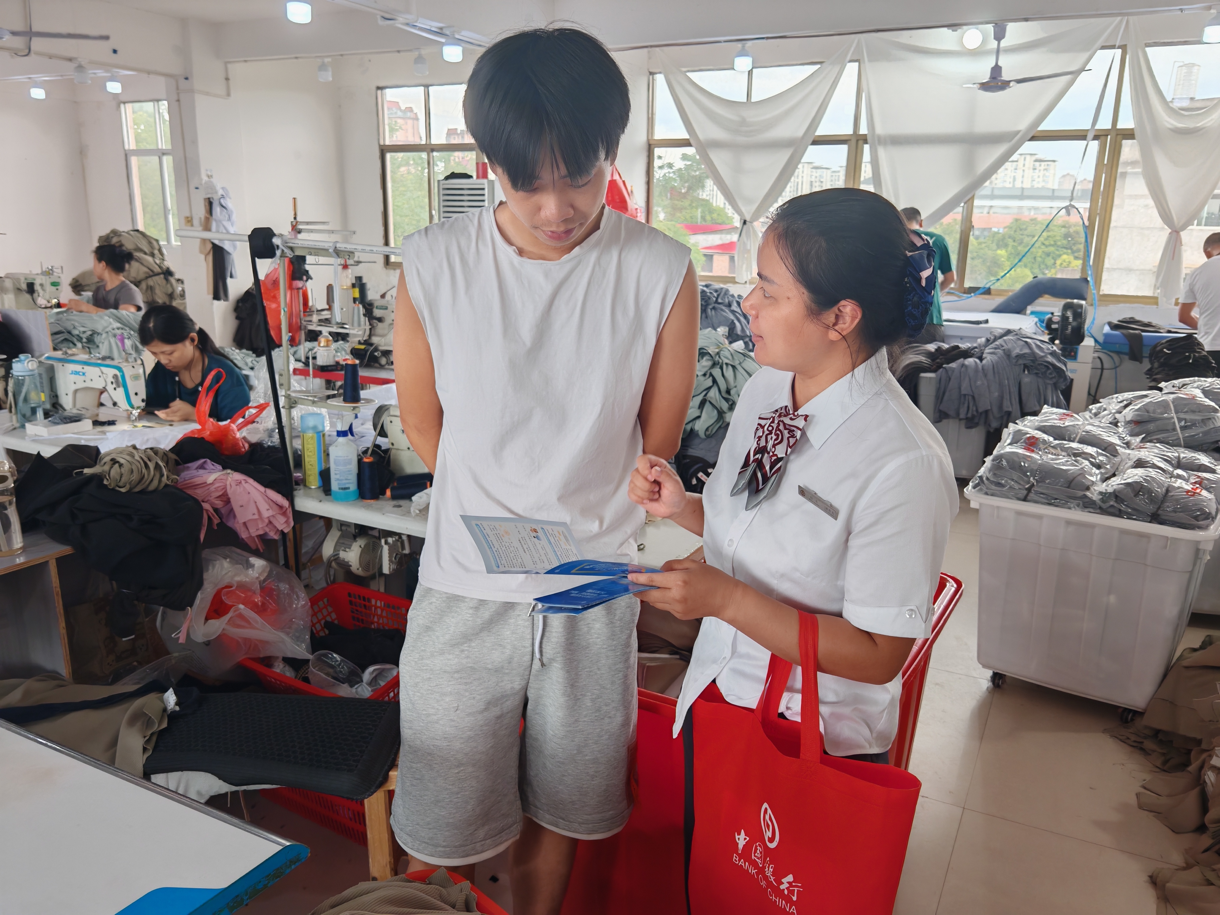 中行江西省分行积极开展“安全支付随身行，来华支付更安心”专项教育宣传活动