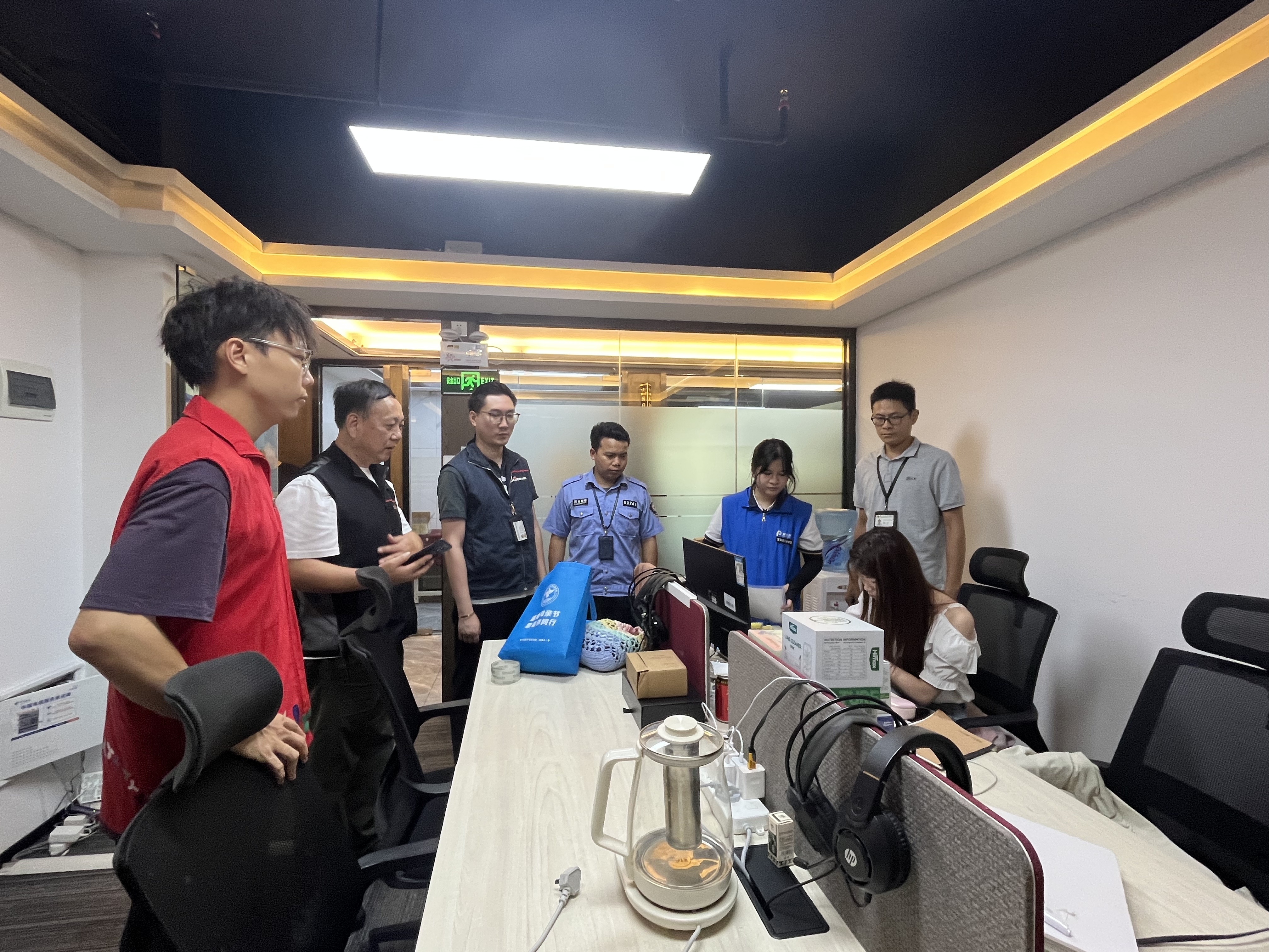 多方联动靶向核查，筑牢跨境物流安全防线——西乡街道开展新注册国际货代企业禁毒专项排查宣防