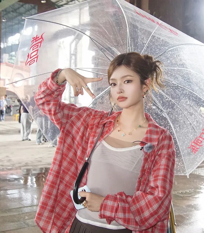 倪妮、辛芷蕾……女明星超绝综艺穿搭笔记呈上,开启时髦夏天! 倪妮、辛芷蕾……女明星超绝综艺穿搭笔记呈上,开启时髦夏天!