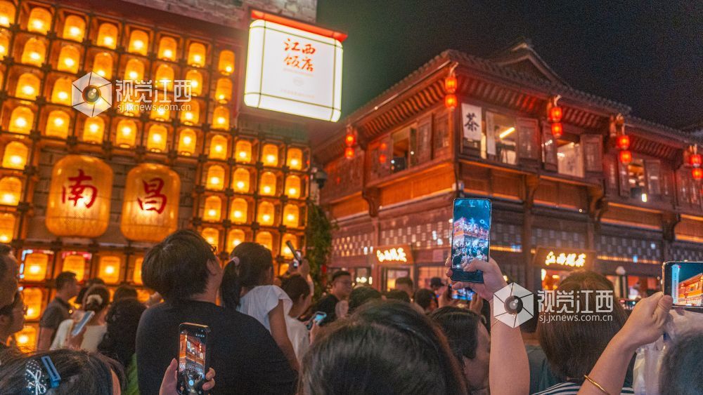 2026年7月25日在江西省南昌市万寿宫街区拍摄的画面。