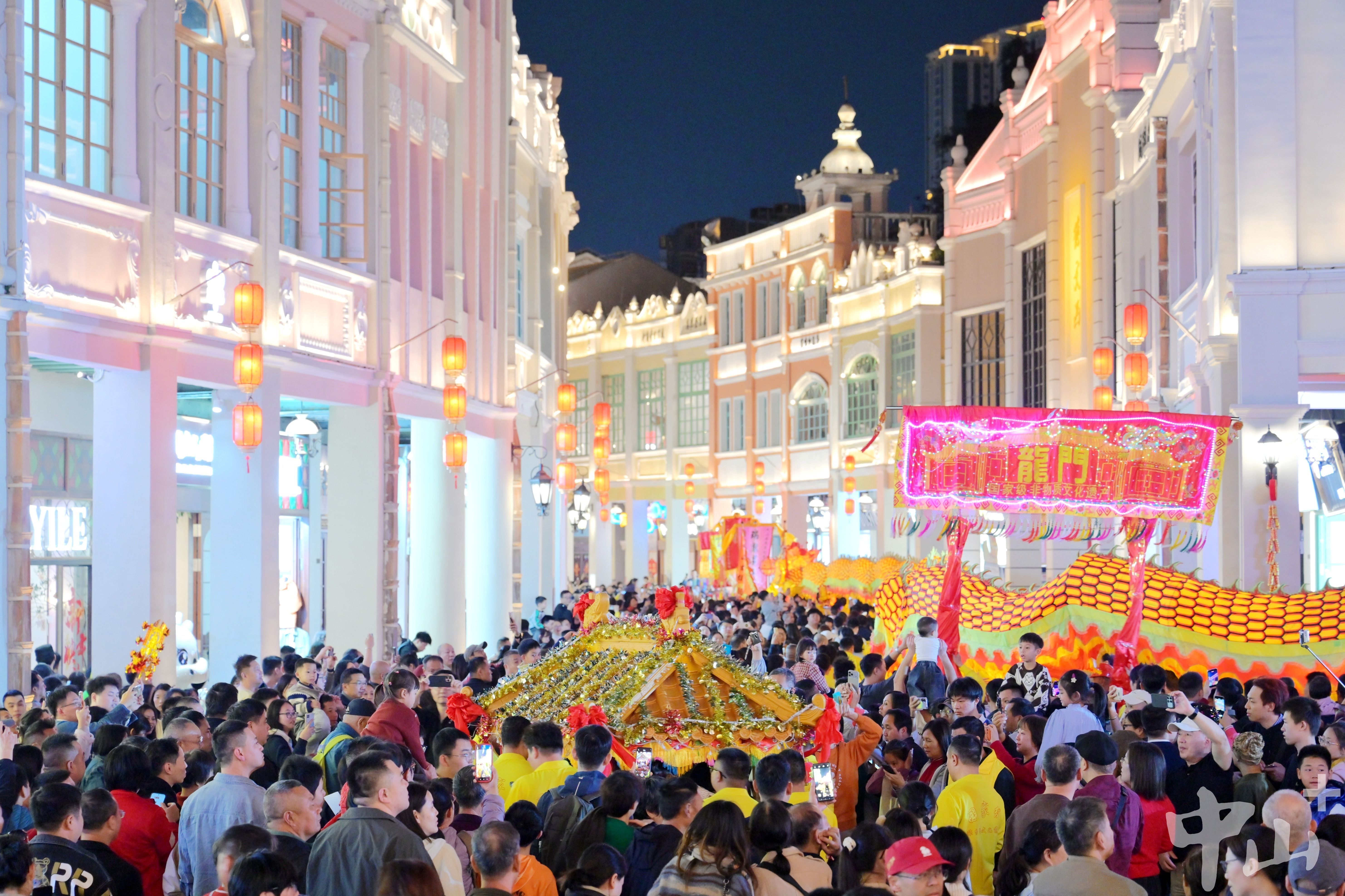 焕新后孙文西路步行街，如今成为大湾区网红打卡点。（资料图片）