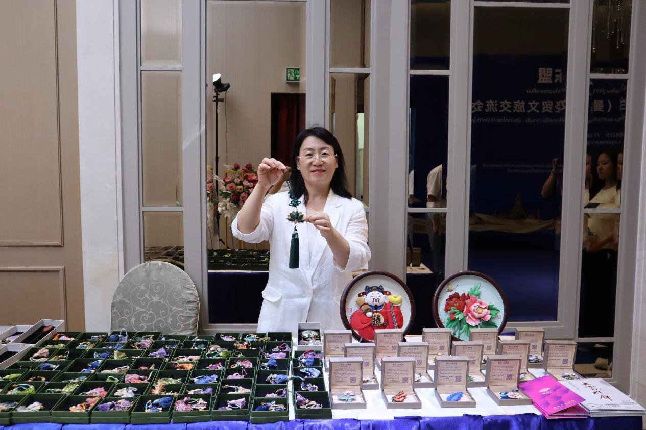 上党堆锦非遗传承人 韩玲