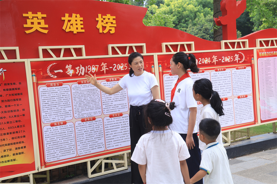 军民同心庆八一 薪火相传强军梦  柘城县开展八一拥军系列主题活动