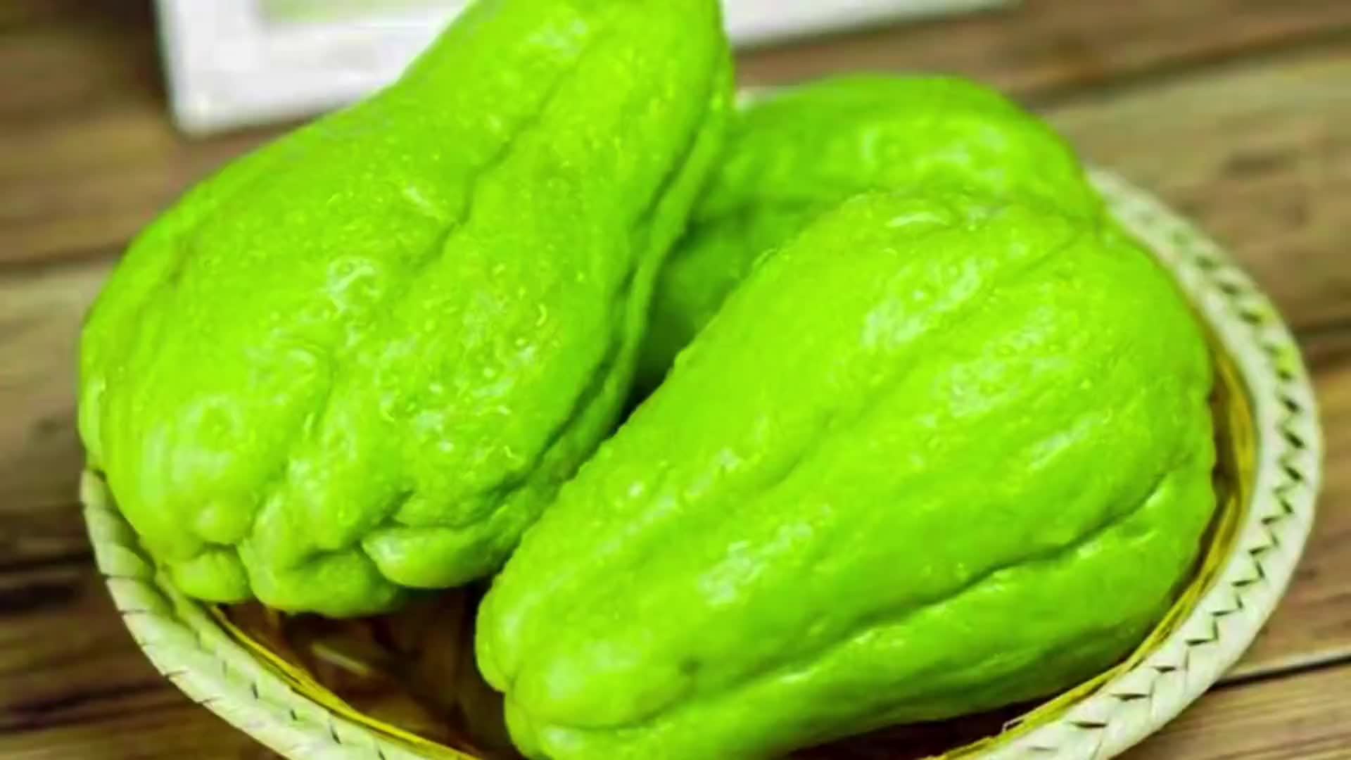会吃的重庆人喜欢这样吃佛手瓜，方法简单实用，味道清脆爽口开胃