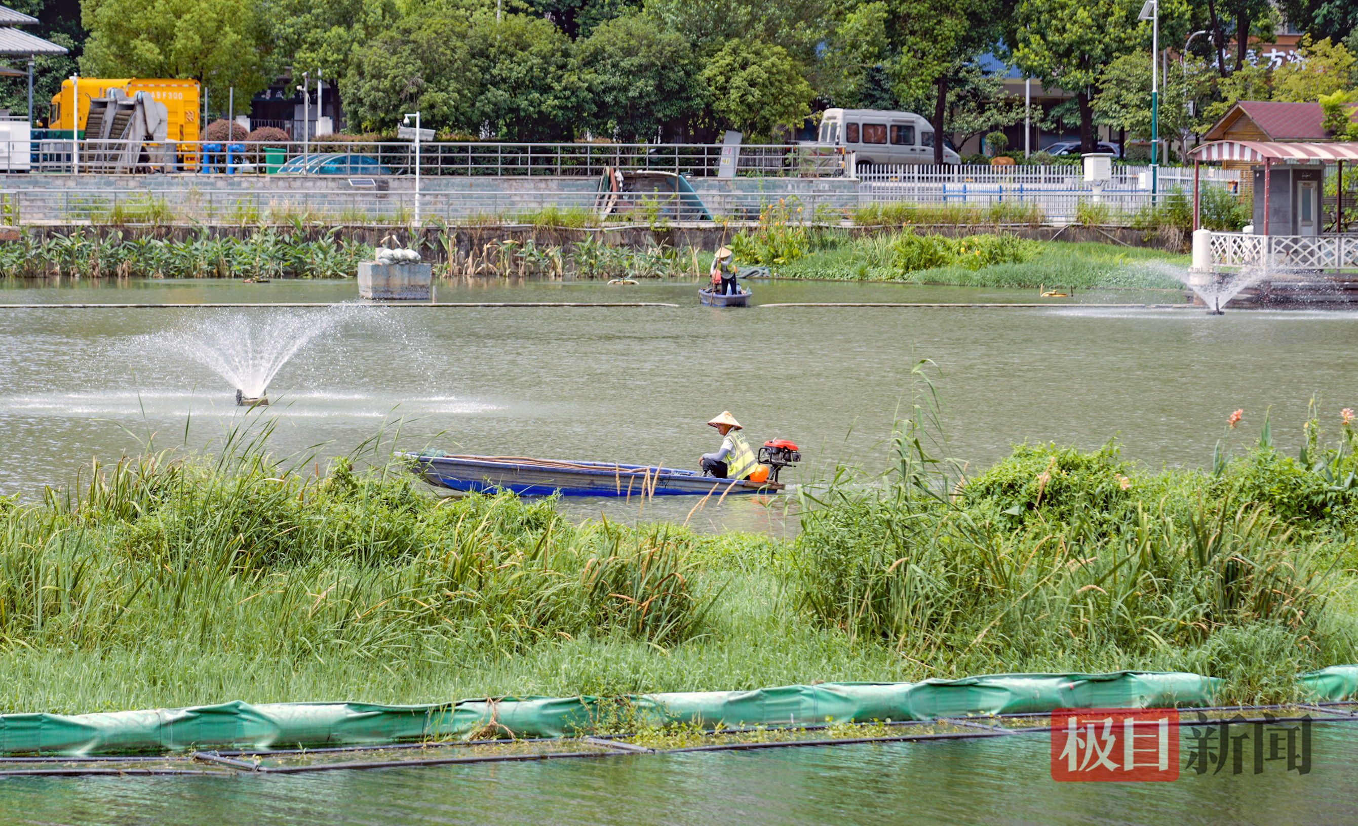 生态浮岛成为湖中景观