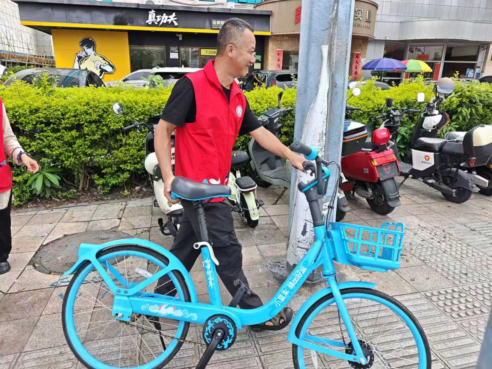 文明停放共享单车 | 河西社区开展整治乱停乱放共享单车活动