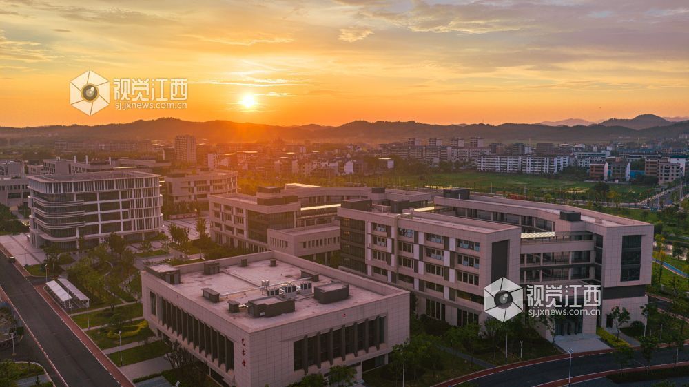 2026年7月23日在江西省吉安市峡江县新县城水边镇拍摄的画面。