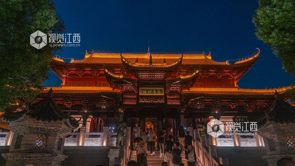 2026年7月25日在江西省南昌市万寿宫街区拍摄的画面。